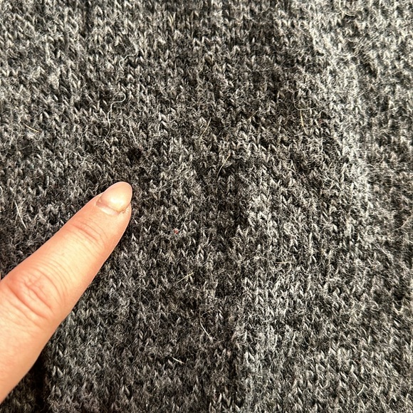 Beautiful Alpaca Winter Sweater - Picture 4 of 5